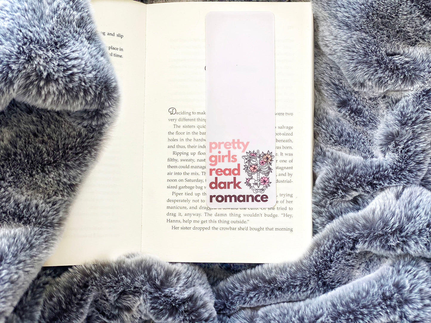 Pretty Girls Read Dark Romance Bookmark - The Feral Girls Club